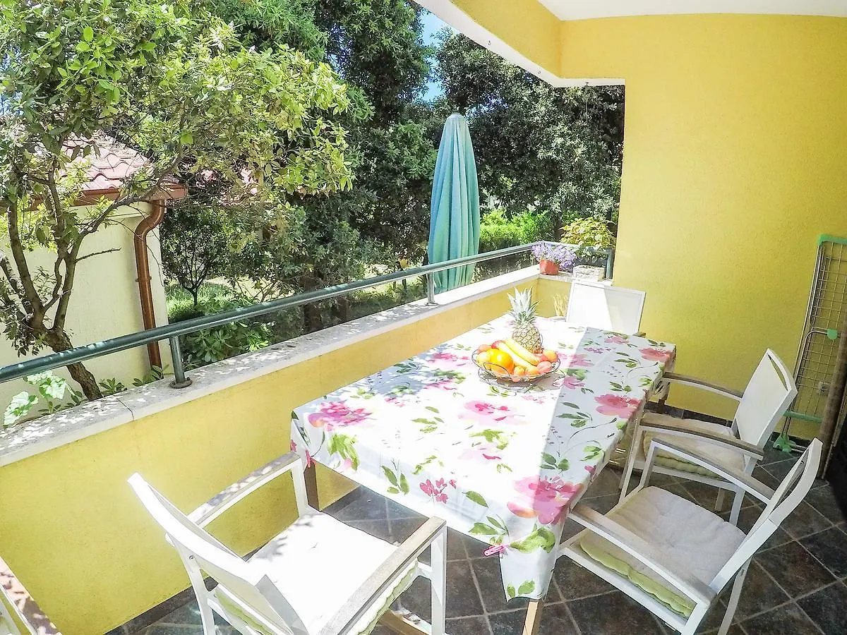 Apartments Irena Punta Skala Petrcane 0*,